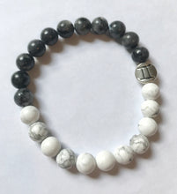 Load image into Gallery viewer, Gemini’s Thoughts Bracelet Black Labradorite and Howlite