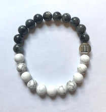 Load image into Gallery viewer, Gemini’s Thoughts Bracelet Black Labradorite and Howlite
